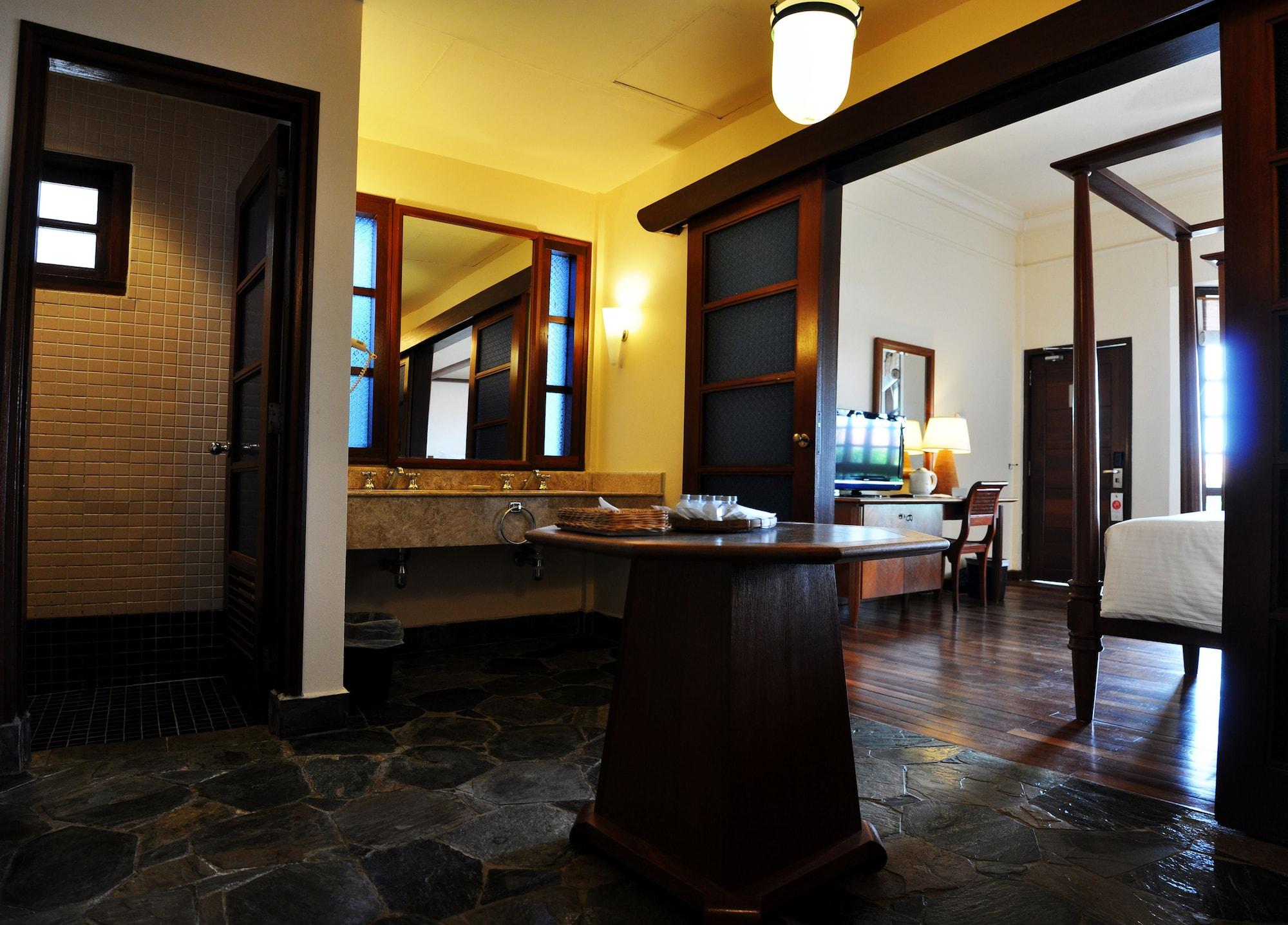 Hotel Avillion Port Dickson Exteriér fotografie A suite at the hotel