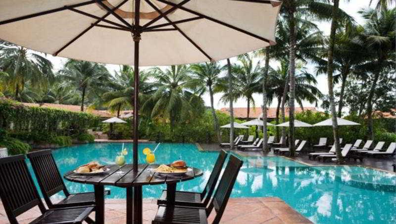 Hotel Avillion Port Dickson Exteriér fotografie Pool at the hotel