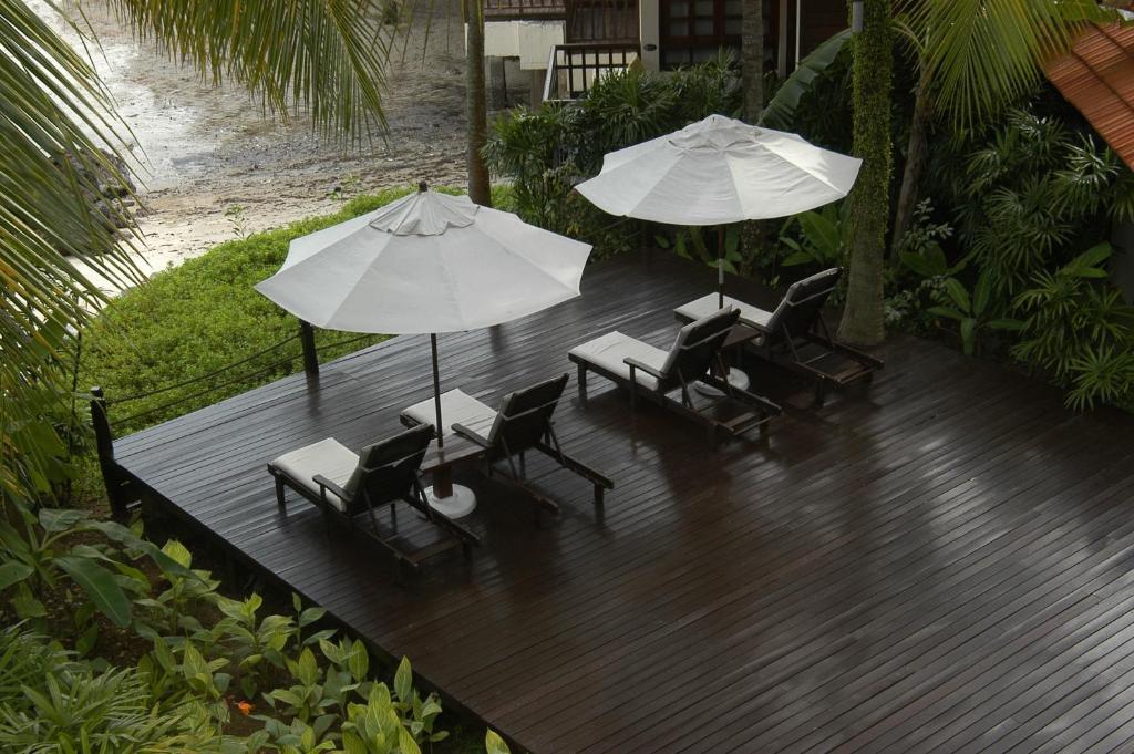 Hotel Avillion Port Dickson Exteriér fotografie Composite wood deck