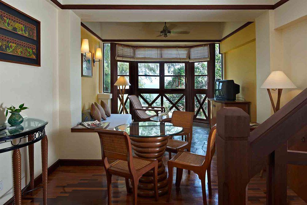 Hotel Avillion Port Dickson Exteriér fotografie A living room in a suite at the Shangri-La Tanjung Rhu Resort, Langkawi, Malaysia